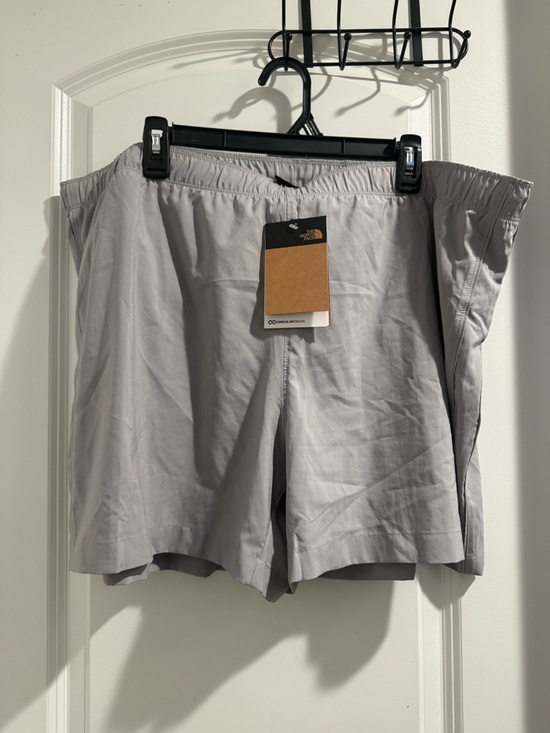 The North Face Pants - The North Face Light Gray Elastic-Waist Shorts